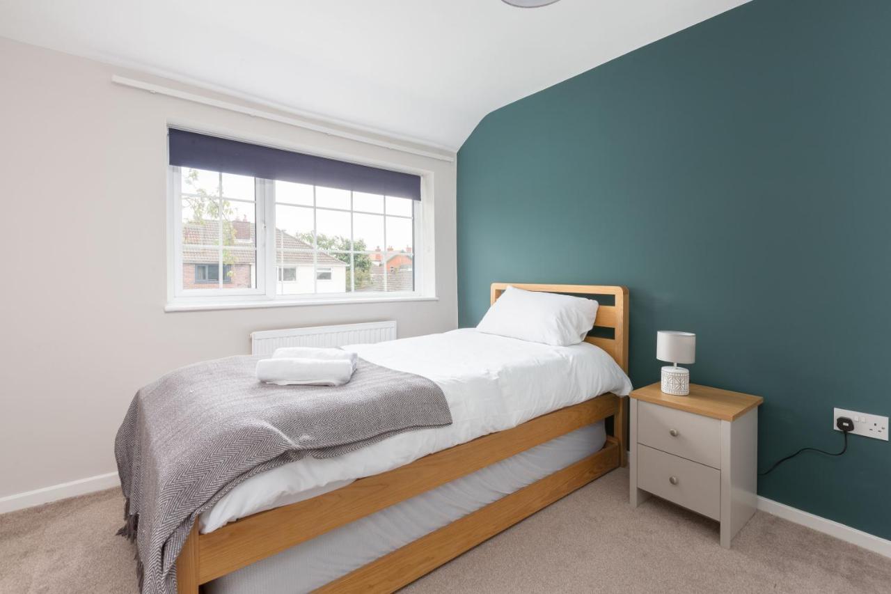 Charles Alexander Short Stay - Moorway House Poulton-le-Fylde Exterior foto